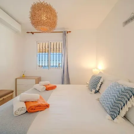 2 Bed Apartment, Big Terrace, Pool, Views + Beach! Apartament *