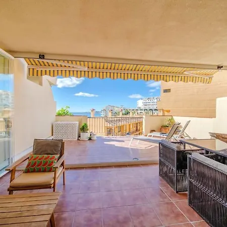 2 Bed Apartment, Big Terrace, Pool, Views + Beach! Apartament Benalmádena