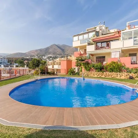 2 Bed Apartment, Big Terrace, Pool, Views + Beach! Apartament