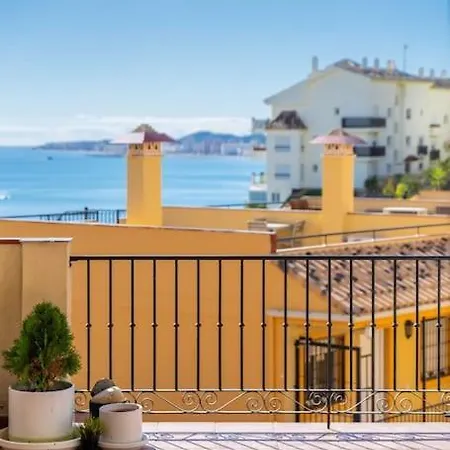 Apartment 2 Bed Apartment, Big Terrace, Pool, Views + Beach! *