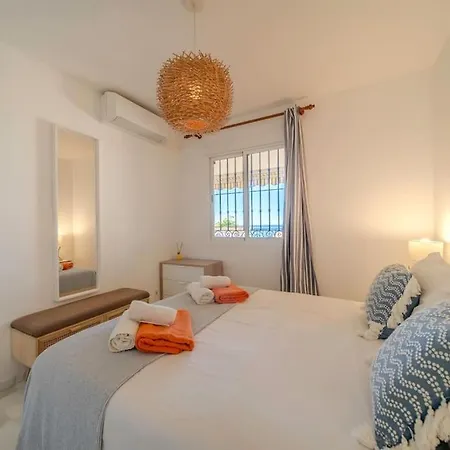 Apartment 2 Bed Apartment, Big Terrace, Pool, Views + Beach!