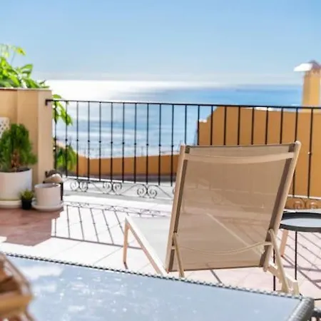 Apartment 2 Bed Apartment, Big Terrace, Pool, Views + Beach! Benalmadena